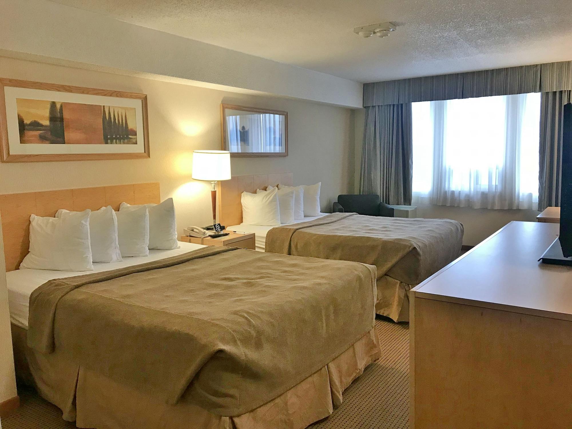 Quality Inn And Suites Montreal East Esterno foto