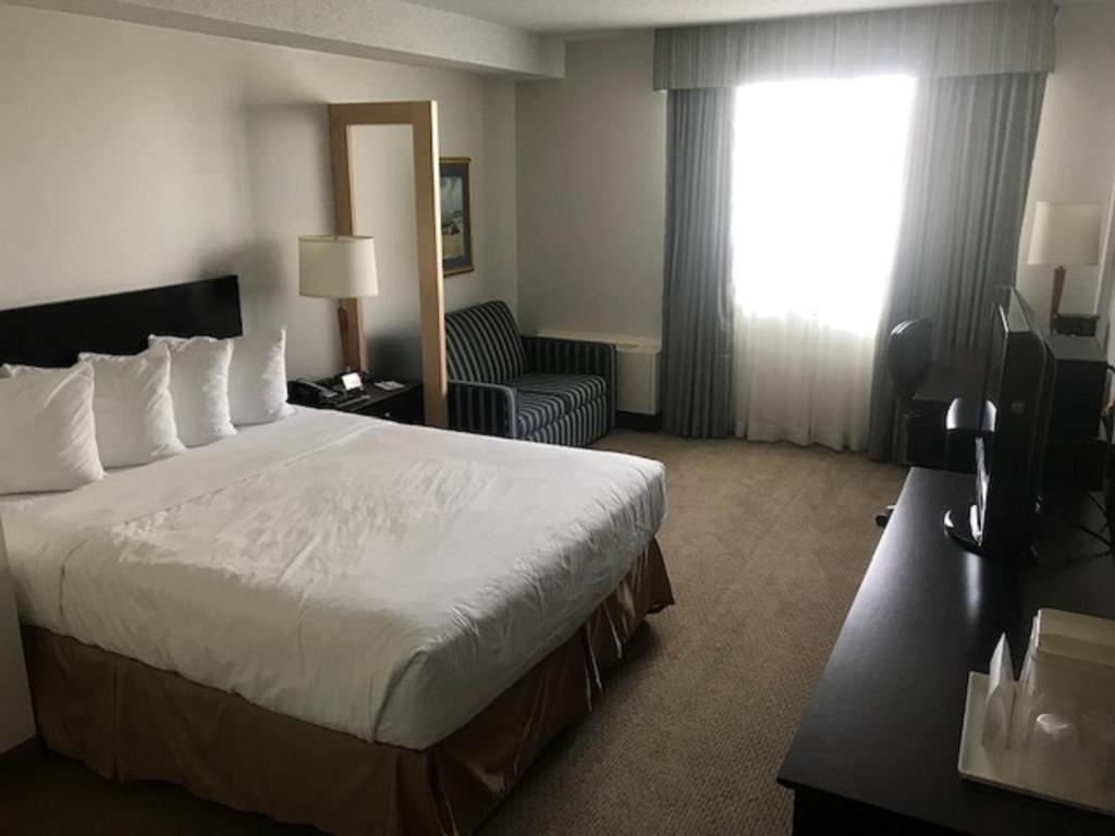 Quality Inn And Suites Montreal East Esterno foto