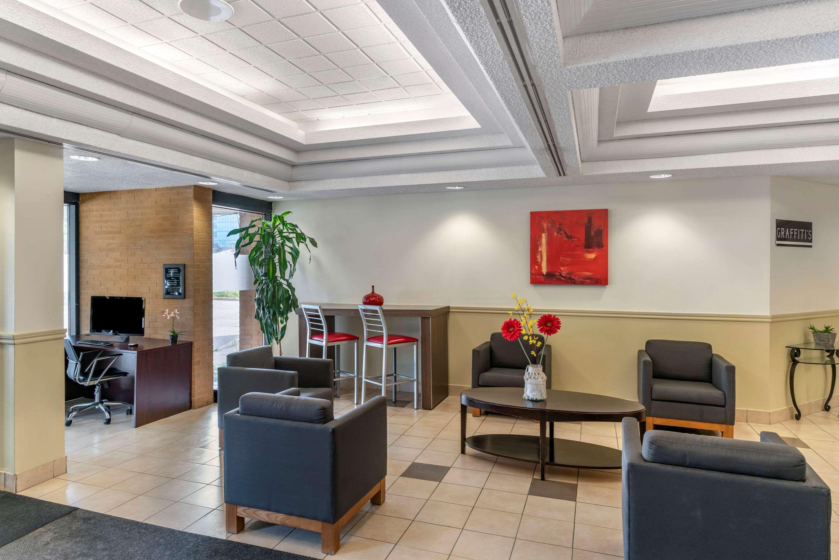 Quality Inn And Suites Montreal East Esterno foto