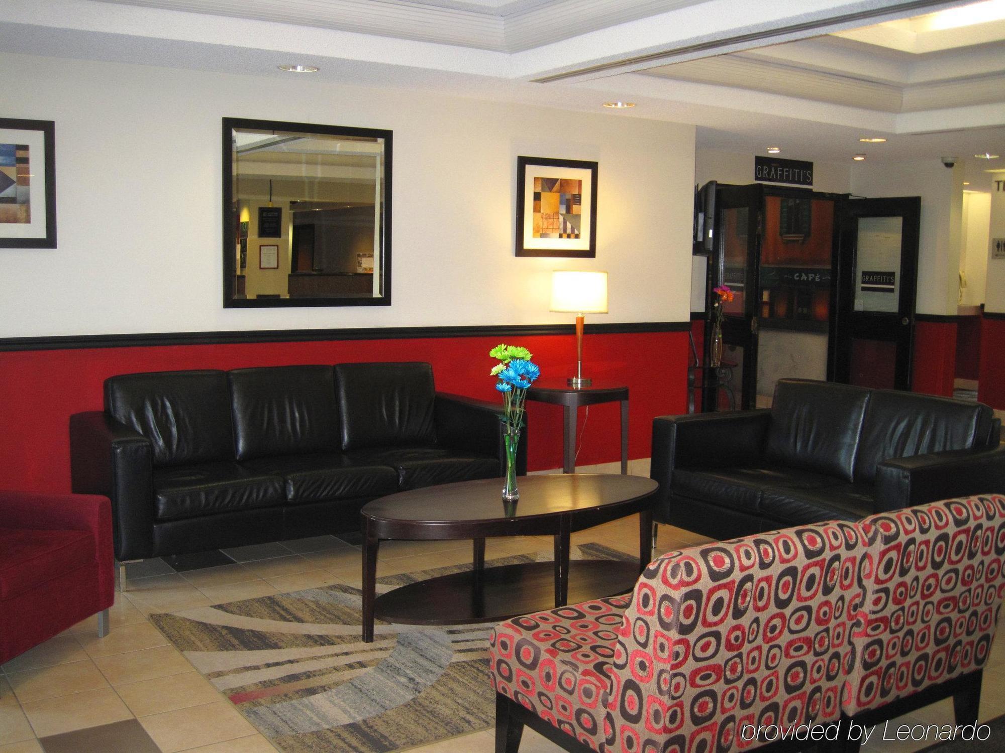 Quality Inn And Suites Montreal East Esterno foto